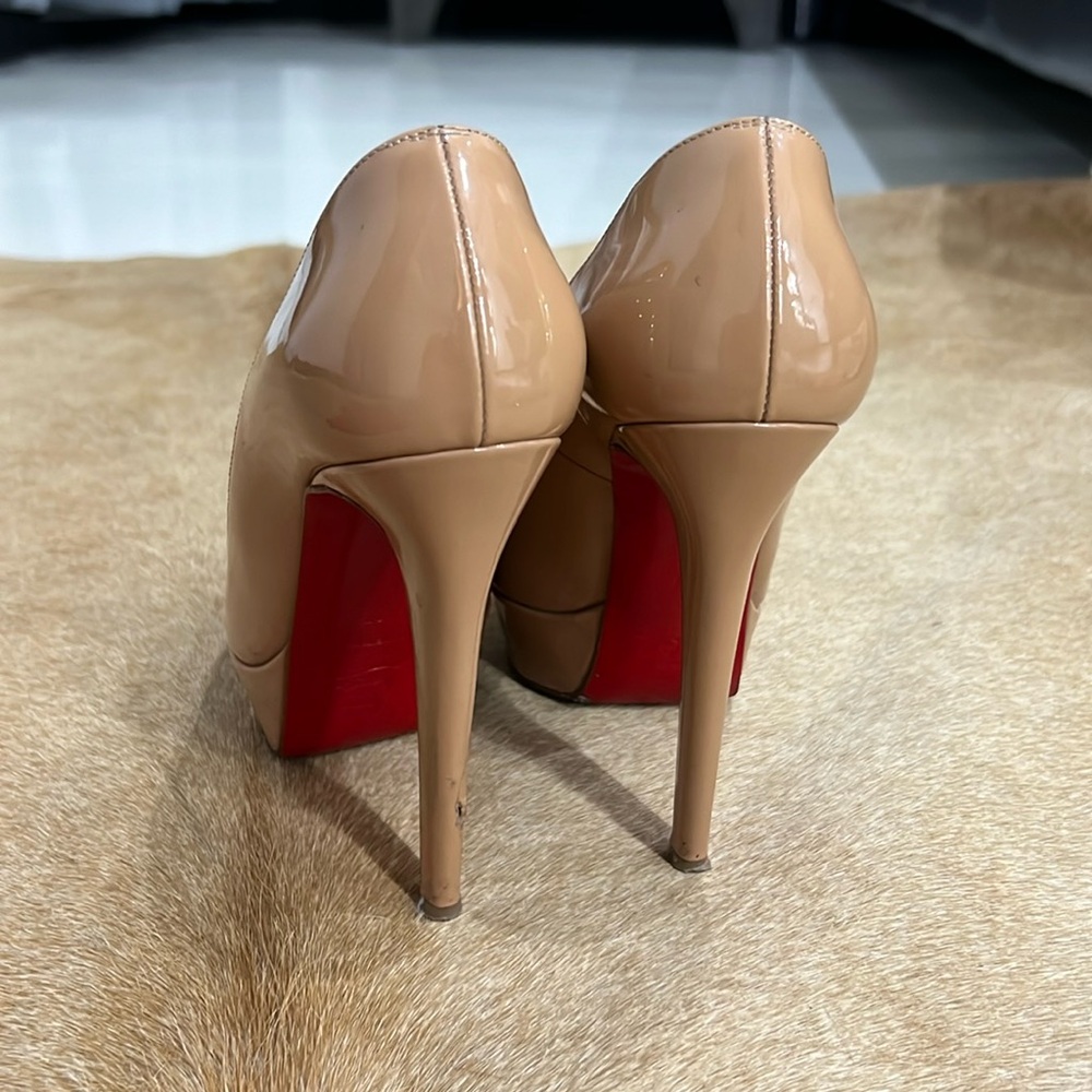 Christian louboutin bianca patent beige size 37 - Picture 6 of 7